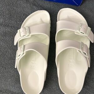 Birkenstock Arizona size 35 faded lime color